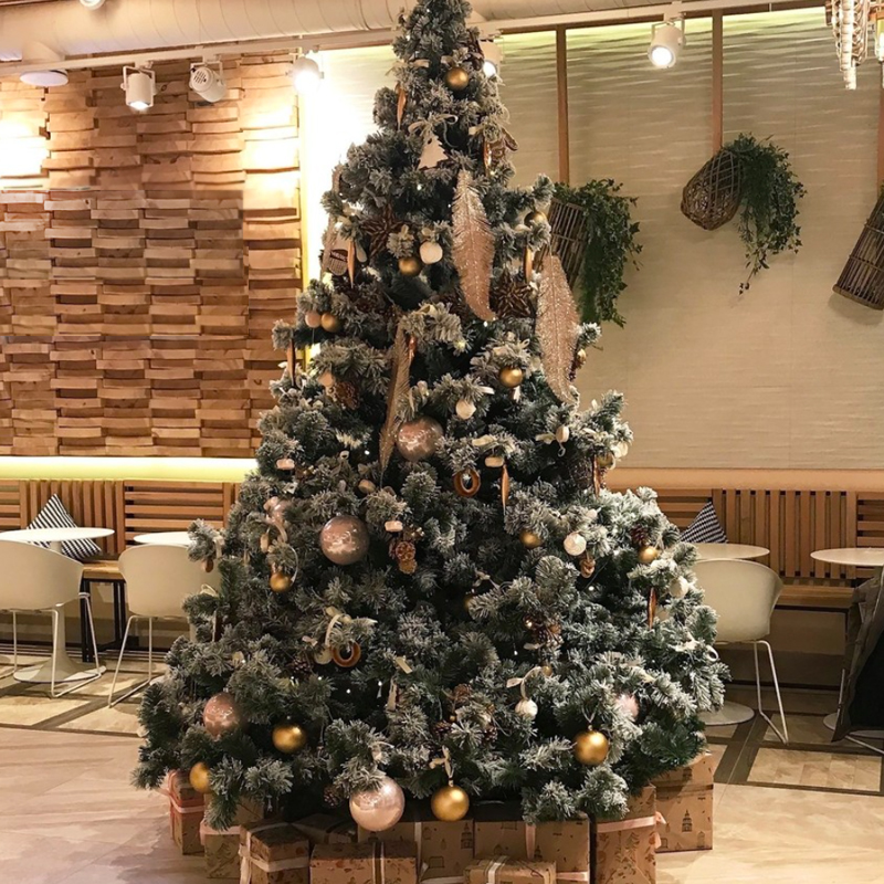 Дизайнерская  Елка с Золотым новогодним декором Christmas Tree Golden Feathers Золотой Зеленый в Ульяновске | Loft Concept 