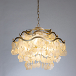 Люстра подвесная с белыми перламутровыми подвесками и изогнутыми золотистыми элементами Диаметр 60 см SHELL Chandelier варинант исполнения - 2 | Loft Concept в Ульяновске