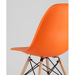 Пластиковый стул на ножках из массива бука Eames Orange варинант исполнения - 3 | Loft Concept в Ульяновске