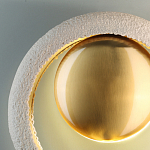 Бра с бежевым текстурным кольцом и латунным шаром в центре Tactile  варинант исполнения - 6 | Loft Concept в Ульяновске