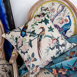 Подушка декоративная с изображением птицы в саду Beige Chinoiserie Birds in the Rose Garden Cushion варинант исполнения - 3 | Loft Concept в Ульяновске