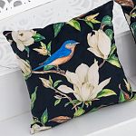 Декоративная подушка чёрная с изображением птицы в саду Blooming Blue Birds варинант исполнения - 2 | Loft Concept в Ульяновске