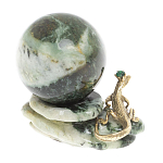 Шар с декором в виде бронзовой ящерицы на подставке из натурального камня Змеевик Natural Stone Spheres 4.5 см варинант исполнения - 2 | Loft Concept в Ульяновске