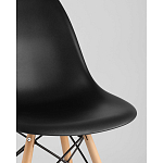 Пластиковый стул на ножках из массива бука Eames Black варинант исполнения - 2 | Loft Concept в Ульяновске