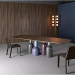 Обеденный стол деревянный с разноцветными фигурными ножками Cop варинант исполнения - 2 | Loft Concept в Ульяновске