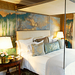 Обои ручная роспись Bamboo River Blossom Original colourway on Deep Rich Gold gilded paper with pearlescent antiquing варинант исполнения - 4 | Loft Concept в Ульяновске