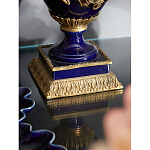 Подсвечник из темно-синего фарфора с бронзовыми элементами и цветами Eden Garden варинант исполнения - 6 | Loft Concept в Ульяновске