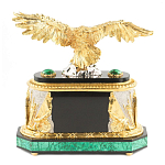 Часы настольные из натурального камня Малахит с декором в виде орла в подарочной коробке Eagle Stone Clock варинант исполнения - 4 | Loft Concept в Ульяновске