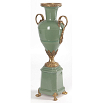 Ваза зеленого цвета из фарфора на высокой подставке с бронзовыми ручками Eden Garden porcelain and bronze варинант исполнения - 2 | Loft Concept в Ульяновске