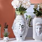 Ваза с декоративными лицами и графическими элементами в виде сердец и символов Faces of Imagination варинант исполнения - 5 | Loft Concept в Ульяновске