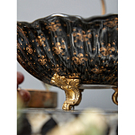 Блюдо черного цвета из фрафора на бронзовых ножках Eden Garden porcelain and bronze варинант исполнения - 5 | Loft Concept в Ульяновске