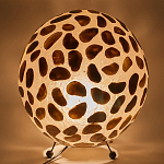 Настольная лампа из перламутра на металлическом каркасе Indonesian Circle варинант исполнения - 4 | Loft Concept в Ульяновске