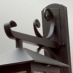 Настенный фонарь черного цвета в форме фонаря с решетчатым плафоном и фактурным стеклом Elstead Lighting варинант исполнения - 2 | Loft Concept в Ульяновске