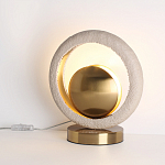Настольная лампа с бежевым текстурным кольцом и латунным шаром в центре Tactile   варинант исполнения - 4 | Loft Concept в Ульяновске