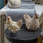 Статуэтка курица с резными белыми цветами на бежевой фактурной поверхности Rustic Chicken варинант исполнения - 4 | Loft Concept в Ульяновске