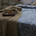 Постельное белье темно-синего цвета с рисунком Blossom Essence Sophie варинант исполнения - 7 | Loft Concept в Ульяновске