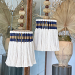 Подвесной светильник с подвесом из деревянных бусин и абажуром из кисточек Аmbiance варинант исполнения - 2 | Loft Concept в Ульяновске