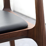 Стул деревянный с мягким сиденьем из черной натуральной кожи Moon Walnut Furniture варинант исполнения - 7 | Loft Concept в Ульяновске