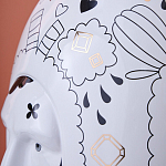 Ваза с декоративными лицами и графическими элементами в виде сердец и символов Faces of Imagination варинант исполнения - 9 | Loft Concept в Ульяновске