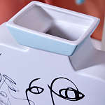 Ваза плоская белая с абстрактными черными линиями в форме лиц Faces of Imagination варинант исполнения - 6 | Loft Concept в Ульяновске