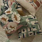 Подушка декоративная зеленого цвета с геометрическим рисунком Divine Abstractions варинант исполнения - 8 | Loft Concept в Ульяновске