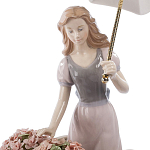 Статуэтка фарфоровая Девушка с цветами Charming Statuette варинант исполнения - 1 | Loft Concept в Ульяновске