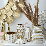 Ваза белая с рельефной поверхностью и золотыми полосами Vase Beehive варинант исполнения - 7 | Loft Concept в Ульяновске