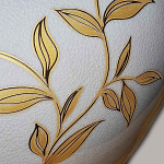 Настольная лампа с фарфоровым основанием бежевого цвета с рисунком и плиссированным абажуром на темной подставке Elstead Lighting варинант исполнения - 9 | Loft Concept в Ульяновске