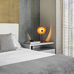 Настольная лампа с круглым деревянным отражателем и черным цилиндрическим плафоном Accord Lighting варинант исполнения - 7 | Loft Concept в Ульяновске