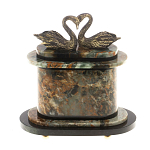 Часы настольные из натурального камня с декором в виде двух лебедей Swans Stone Clock варинант исполнения - 3 | Loft Concept в Ульяновске