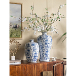 Ваза фарфоровая с узким горлышком и синими цветочными мотивами Independence варинант исполнения - 6 | Loft Concept в Ульяновске