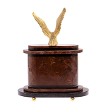 Часы настольные бронзовые из натурального камня Лемезит с декором в виде горного орла Eagle Stone Clock варинант исполнения - 4 | Loft Concept в Ульяновске