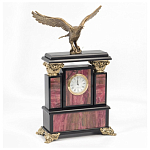 Часы настольные из родонита и бронзы с декором в виде орла Eagle Stone Clock варинант исполнения - 2 | Loft Concept в Ульяновске
