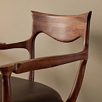 Кушетка с деревянным каркасом и сиденьем из коричневой натуральной кожи Moon Walnut Furniture варинант исполнения - 3 | Loft Concept в Ульяновске