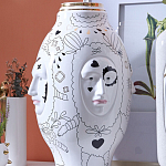 Ваза с декоративными лицами и графическими элементами в виде сердец и символов Faces of Imagination варинант исполнения - 7 | Loft Concept в Ульяновске