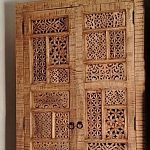 Этнический шкаф с орнаментом резьба из дерева Indian Antique Furniture варинант исполнения - 1 | Loft Concept в Ульяновске