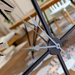 Часы настенные зеркальные с серебряным металлическим циферблатом Mirror Tower Clock варинант исполнения - 3 | Loft Concept в Ульяновске