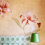 Обои ручная роспись Lilium Special Colourway on yellow painted silk варинант исполнения - 2 | Loft Concept в Ульяновске