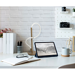 Настольная лампа белым изогнутым плафоном на круглой подставке Luke Lampco Tracer Lamp варинант исполнения - 5 | Loft Concept в Ульяновске